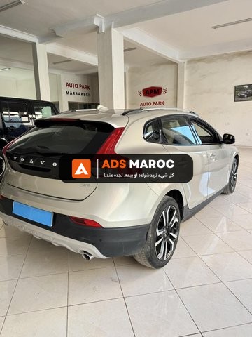 Volvo V40 Diesel Automatique 2019 à Marrakech