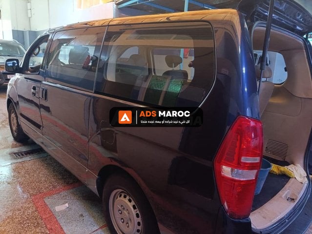 Hyundai H1 9 Places