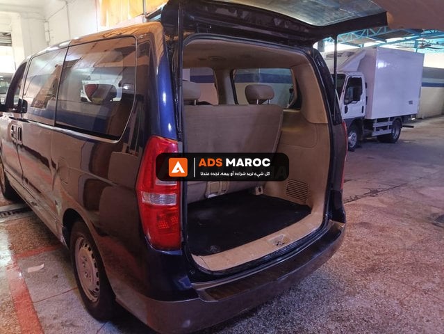 Hyundai H1 9 Places