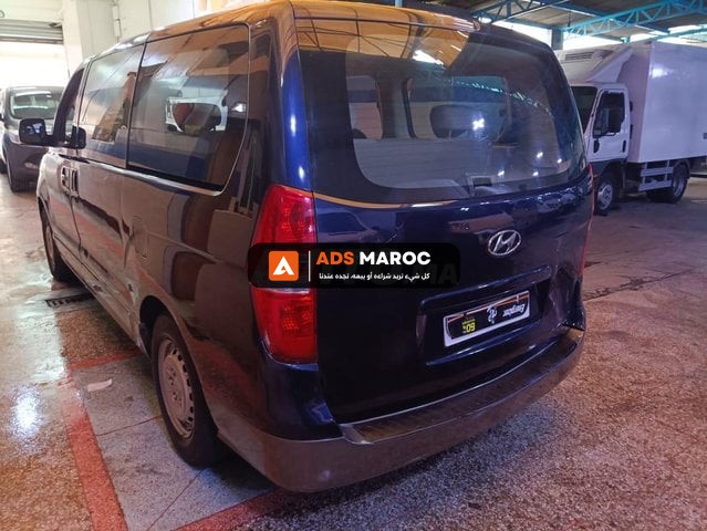 Hyundai H1 9 Places