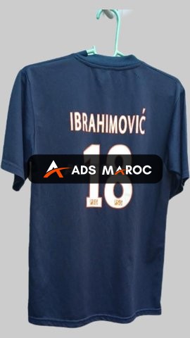 Vente de maillots de football du PSG Paris Saint