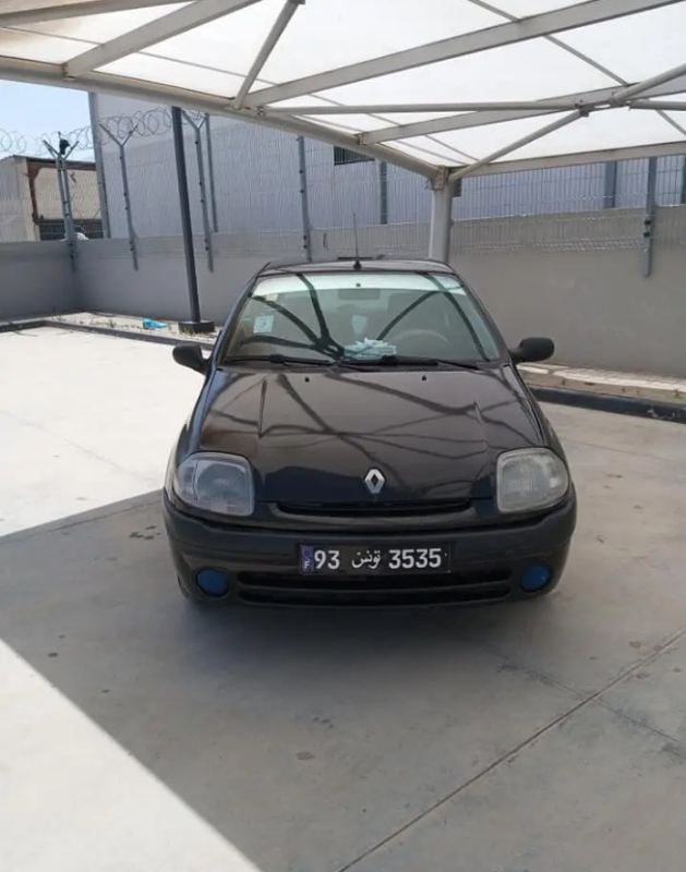 Renault Clio Essence 2001