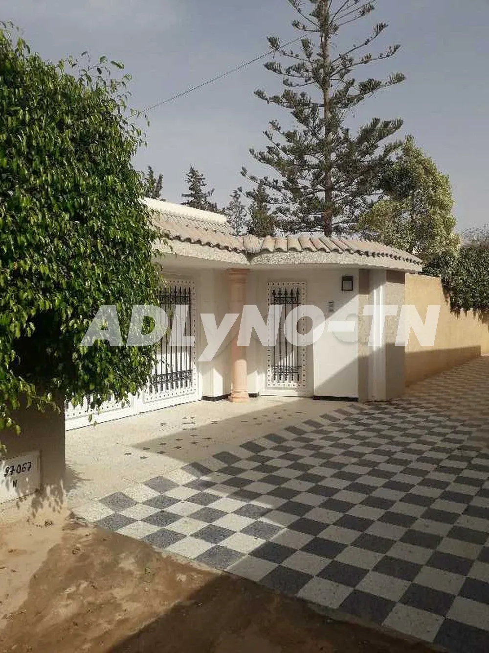 Villa à vendre Rte de Tunis km 8