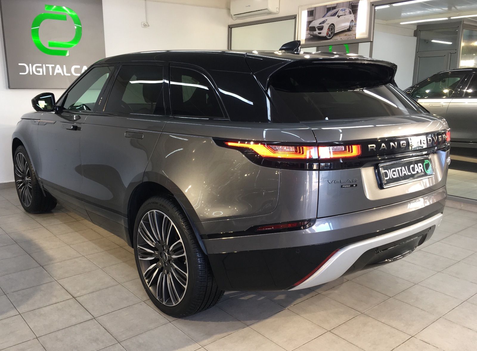 Land Rover Range Rover Velar R-Dynamic