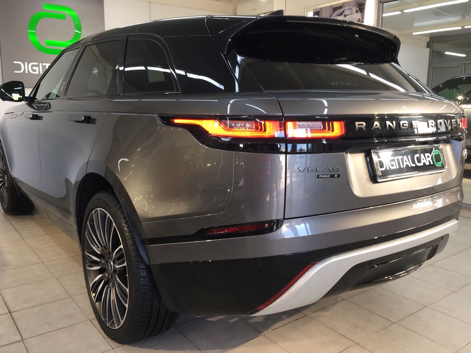 Land Rover Range Rover Velar R-Dynamic