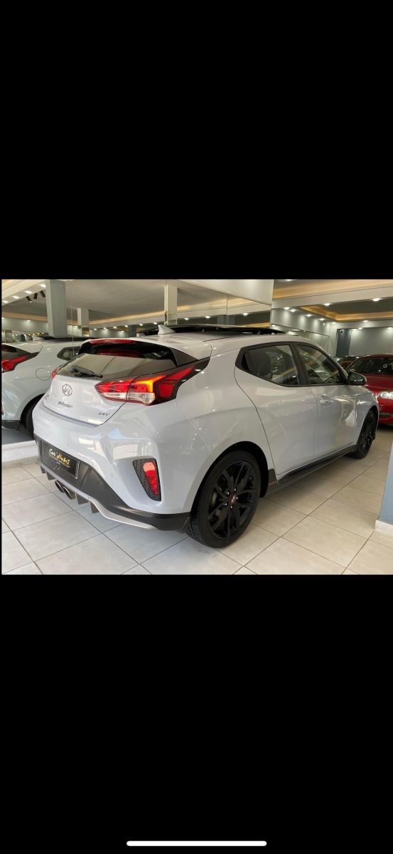 Hyundai Veloster 