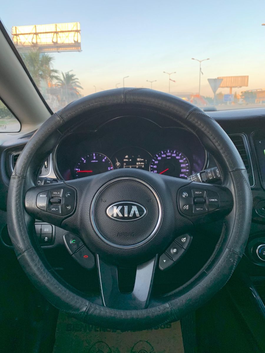 KIA Carens 