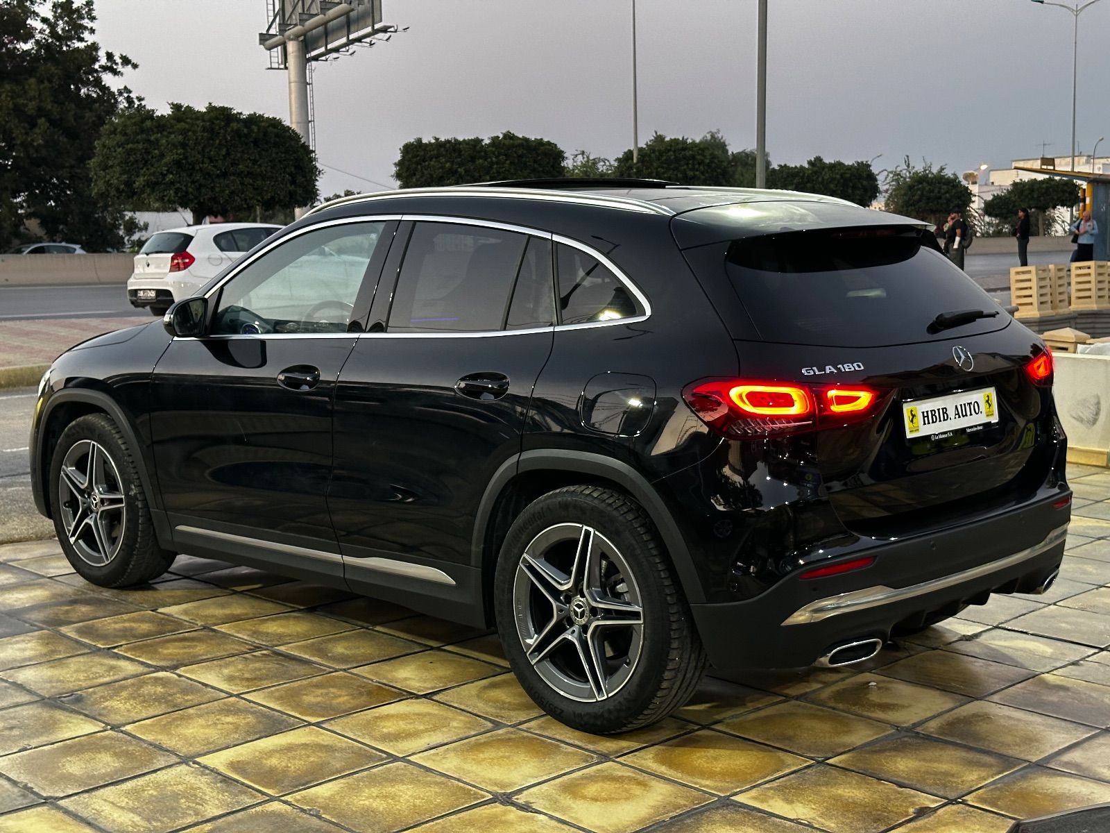 Mercedes-Benz GLA 250e Pack AMG