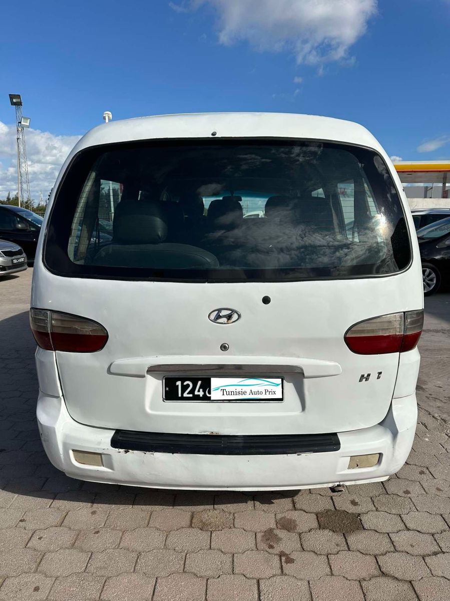 Hyundai H-1 