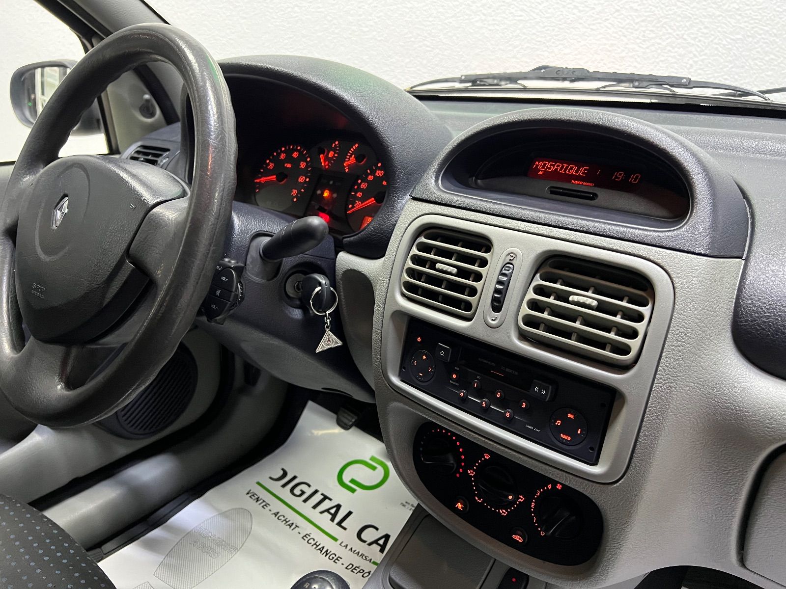 Renault Clio Classic Couleur beige