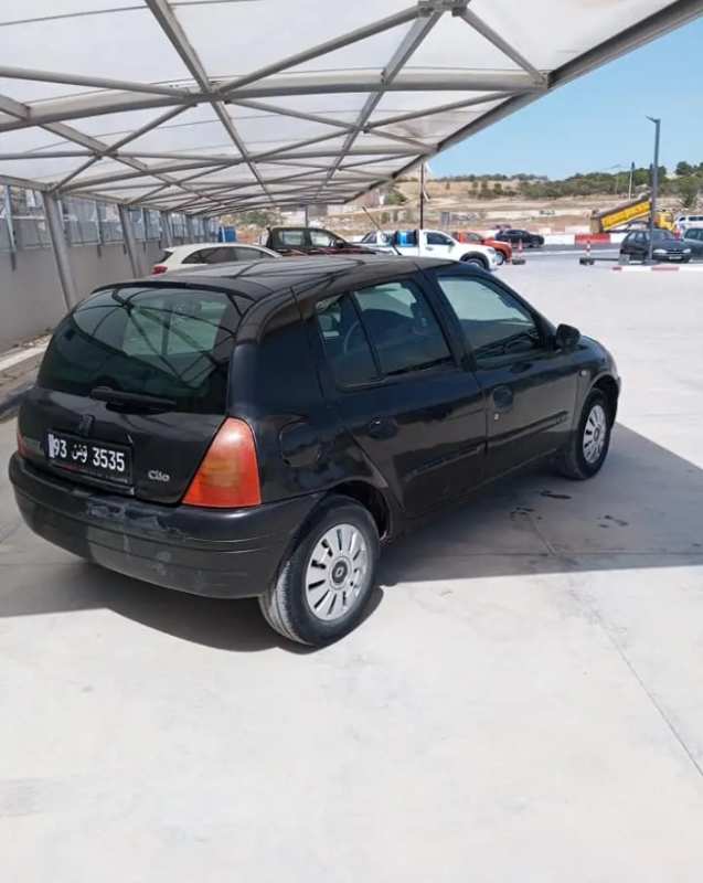 Renault Clio Essence 2001