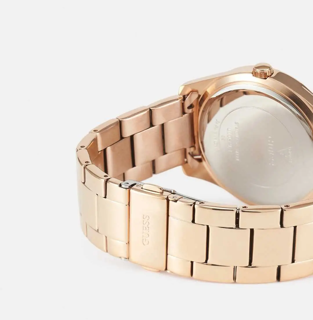  Montre Guess pour femme ( Rose Gold ) 