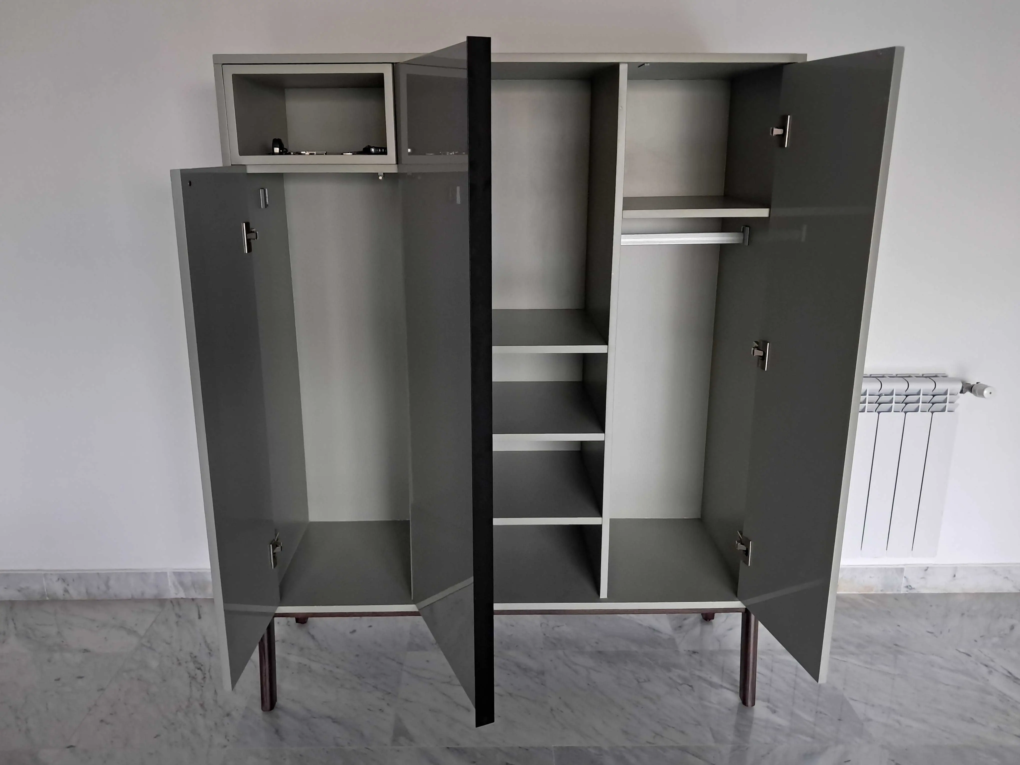  Armoire Gris/ Eddiar 