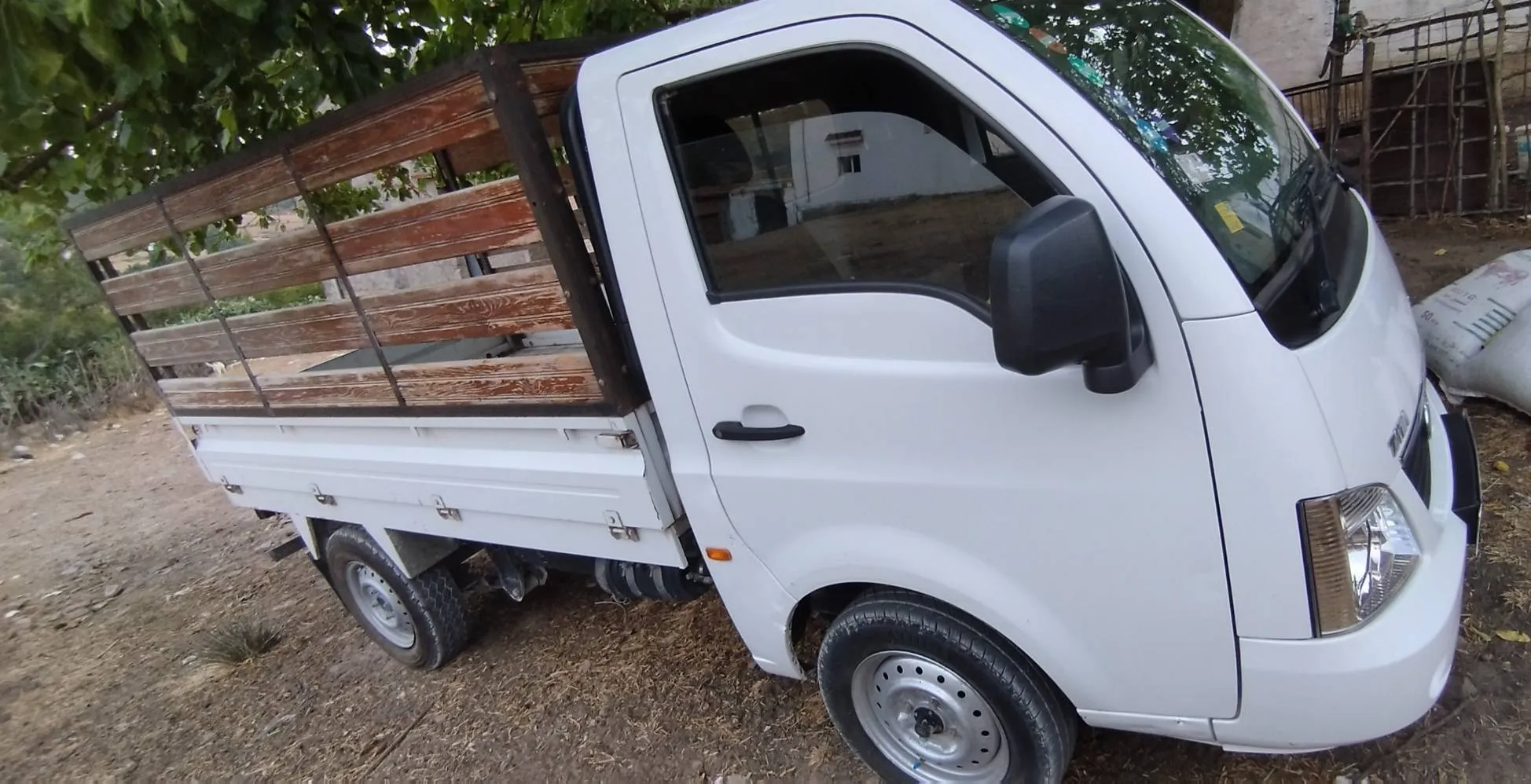  TATA super ace 