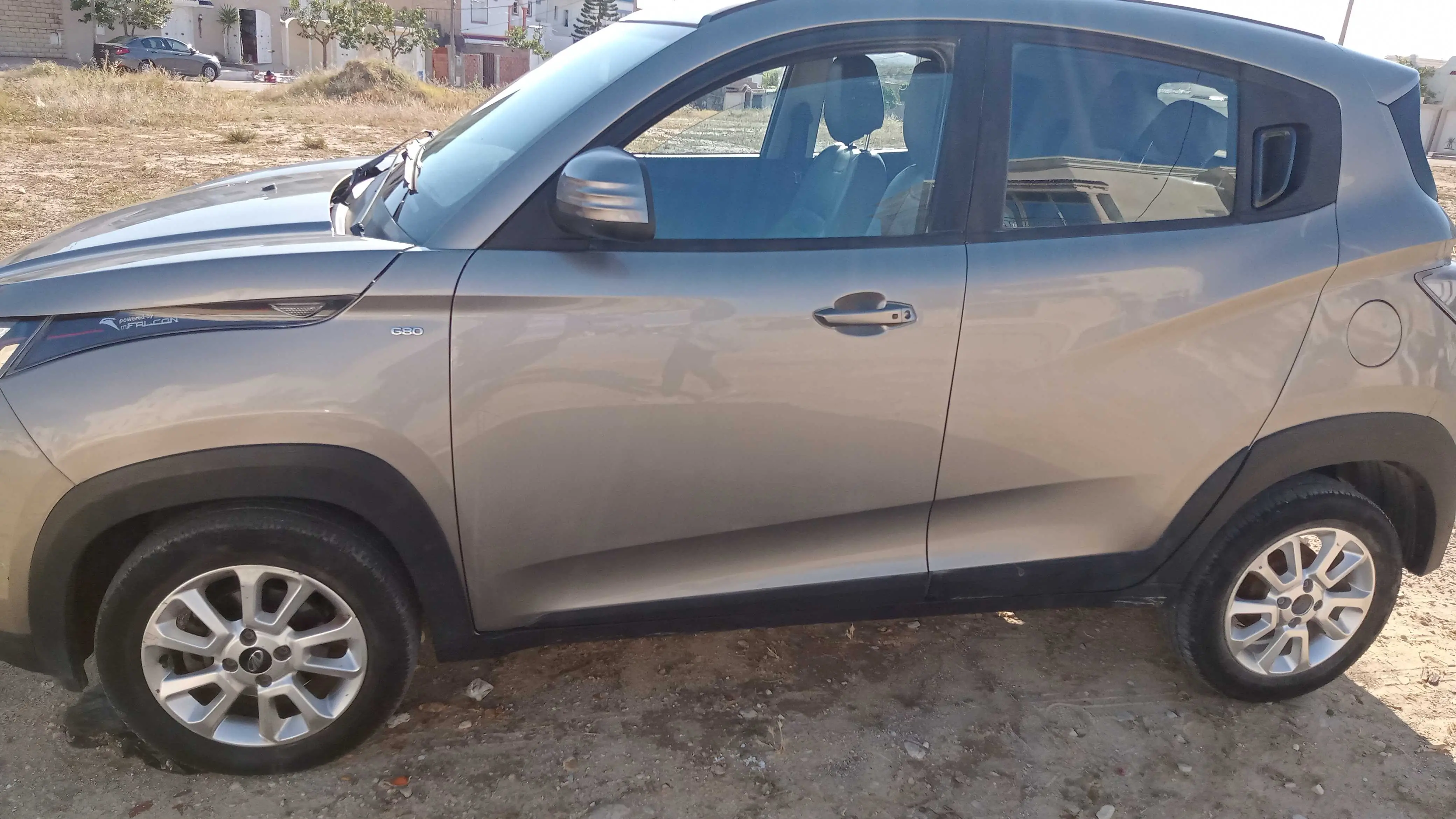  Mahindra kuv 100 k8 bouton start stap 