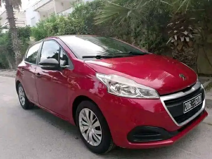  PEUGEOT 208 PREMIÈRE MAIN EN TRÈS BON ÉTAT 