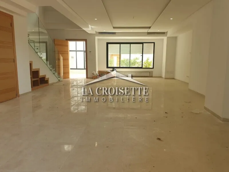  Triplex S+3 ave jardin à La Soukra MTRV0017 