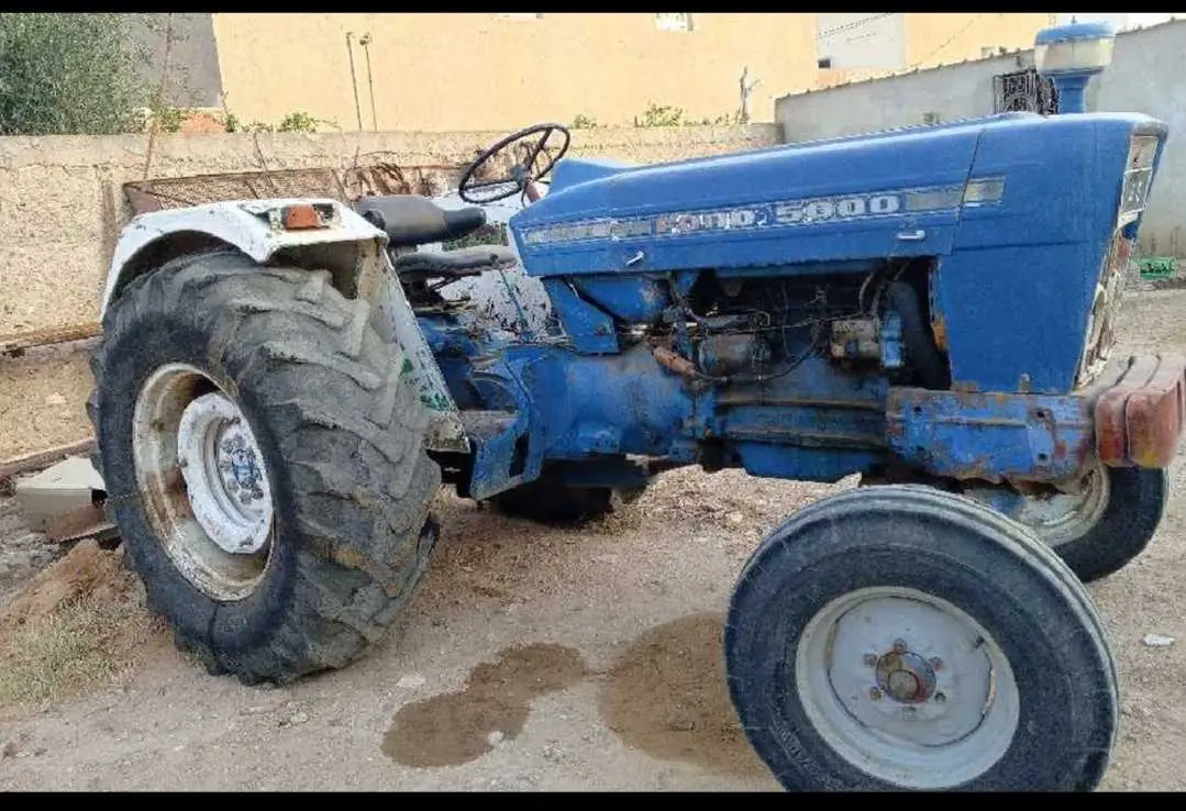  Tracteur Ford 5000 