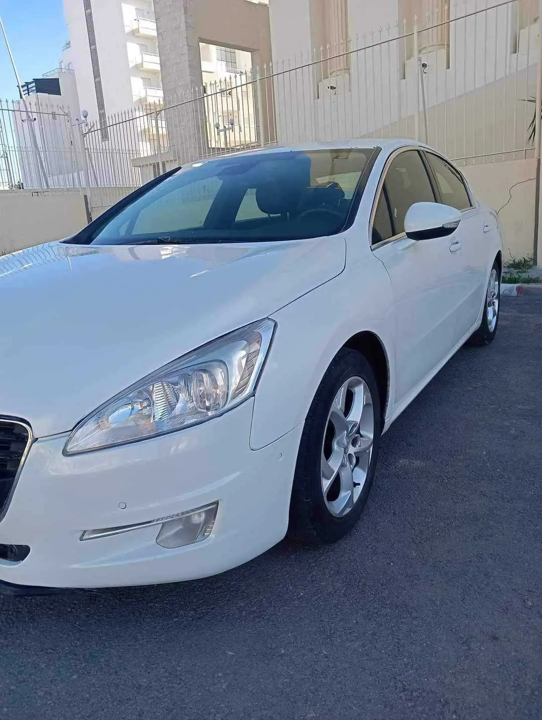  A vendre Peugeot 508 toute en marche en bonne état neuff 