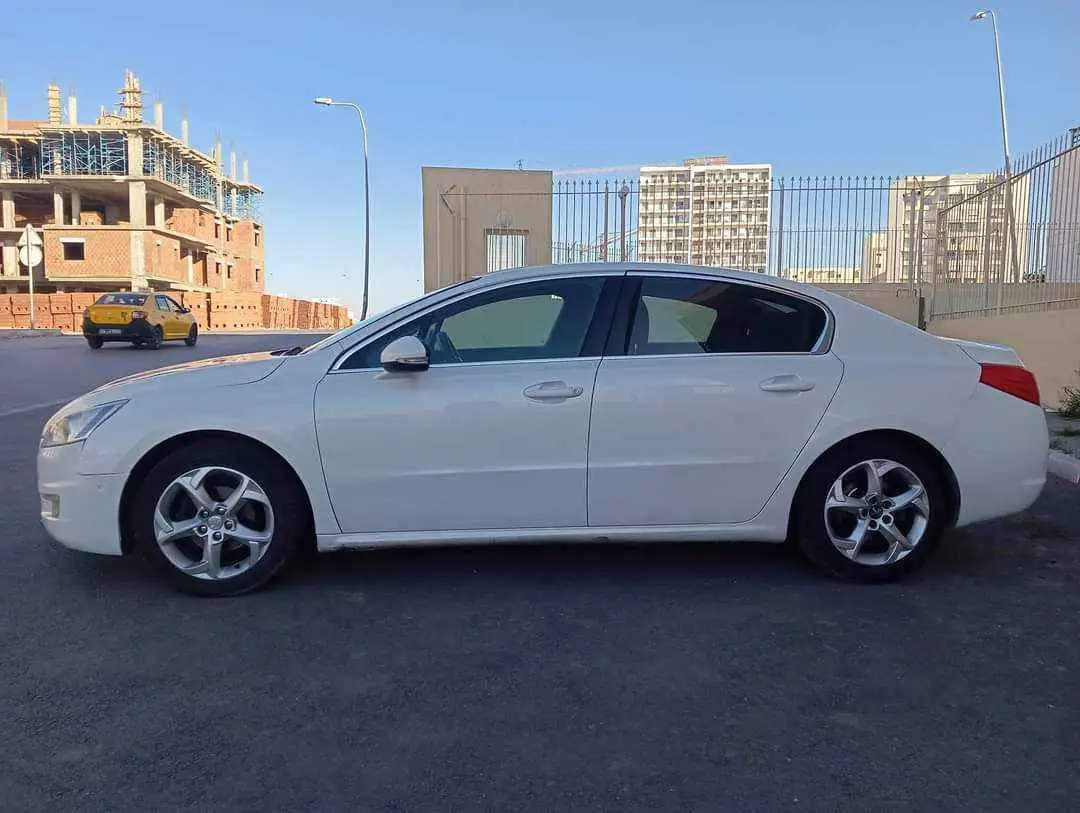  A vendre Peugeot 508 toute en marche en bonne état neuff 