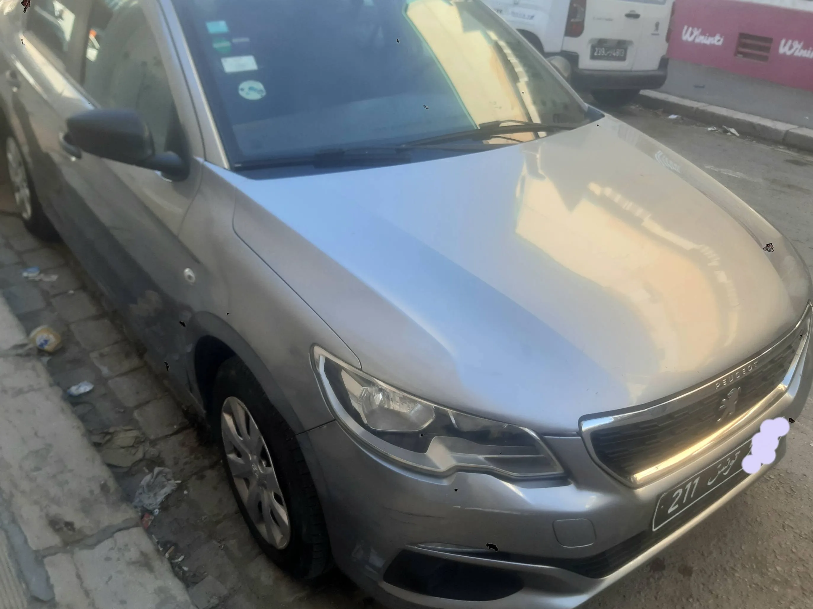  A vendre Peugeot 301 pure tec 