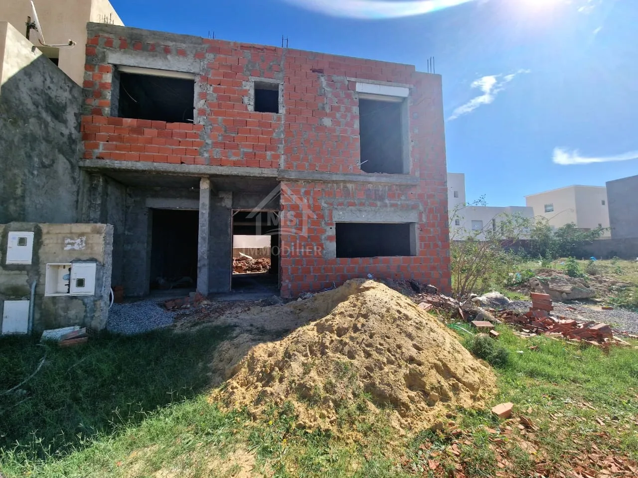  Une villa encours de construction à vendre à AFH Mrezga 51355351 