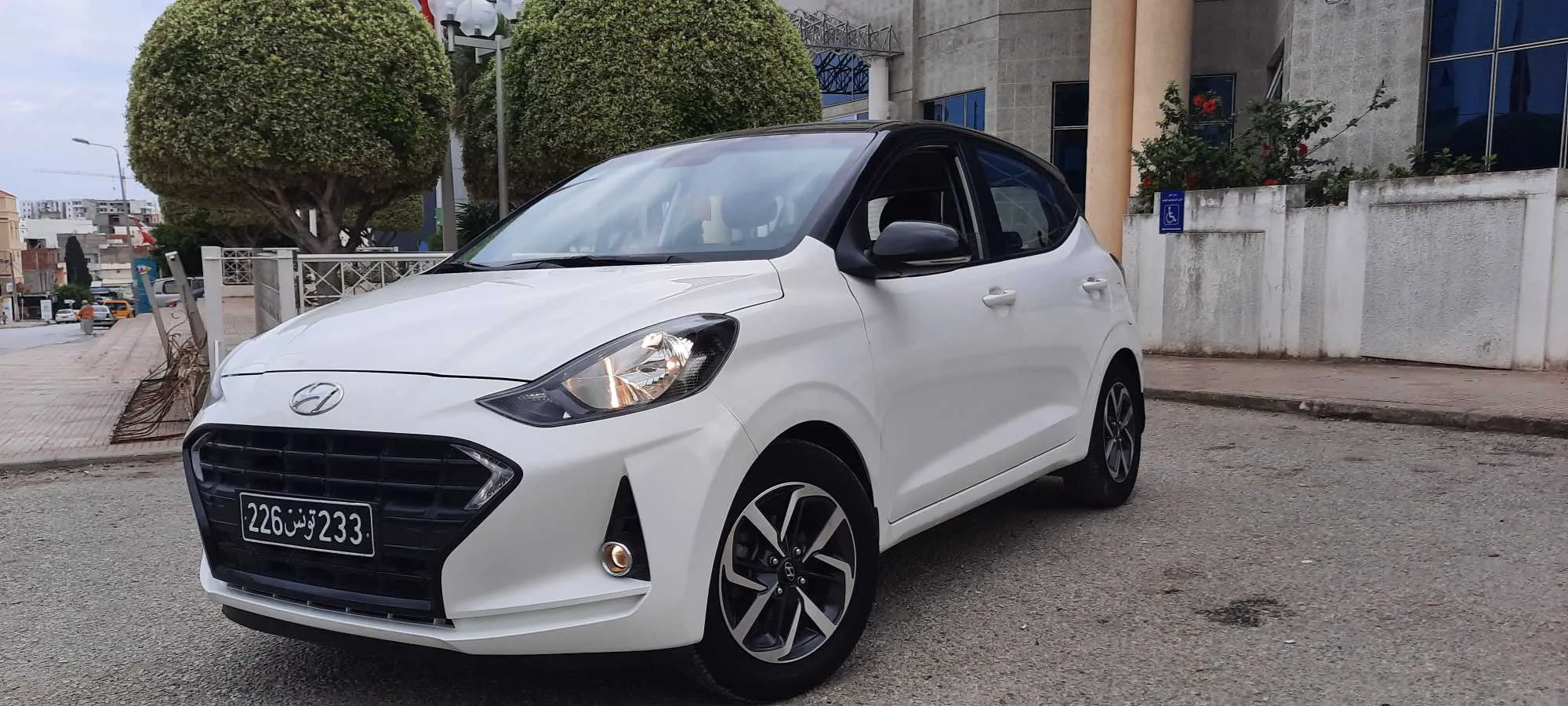  Hyundai grand i10 5cv 1.2L 4cylindres essence etat neuve 