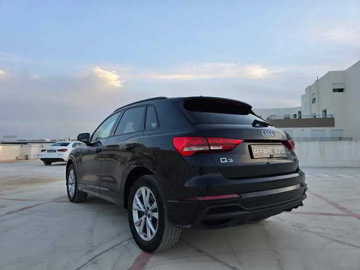  AUDI Q3 TFSI 45 ESSENCE HYBRID ÉLECTRIQUE 