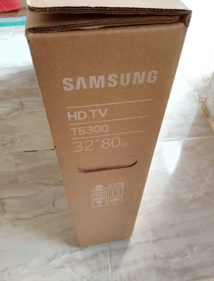  Samsung smart neuf 32" 