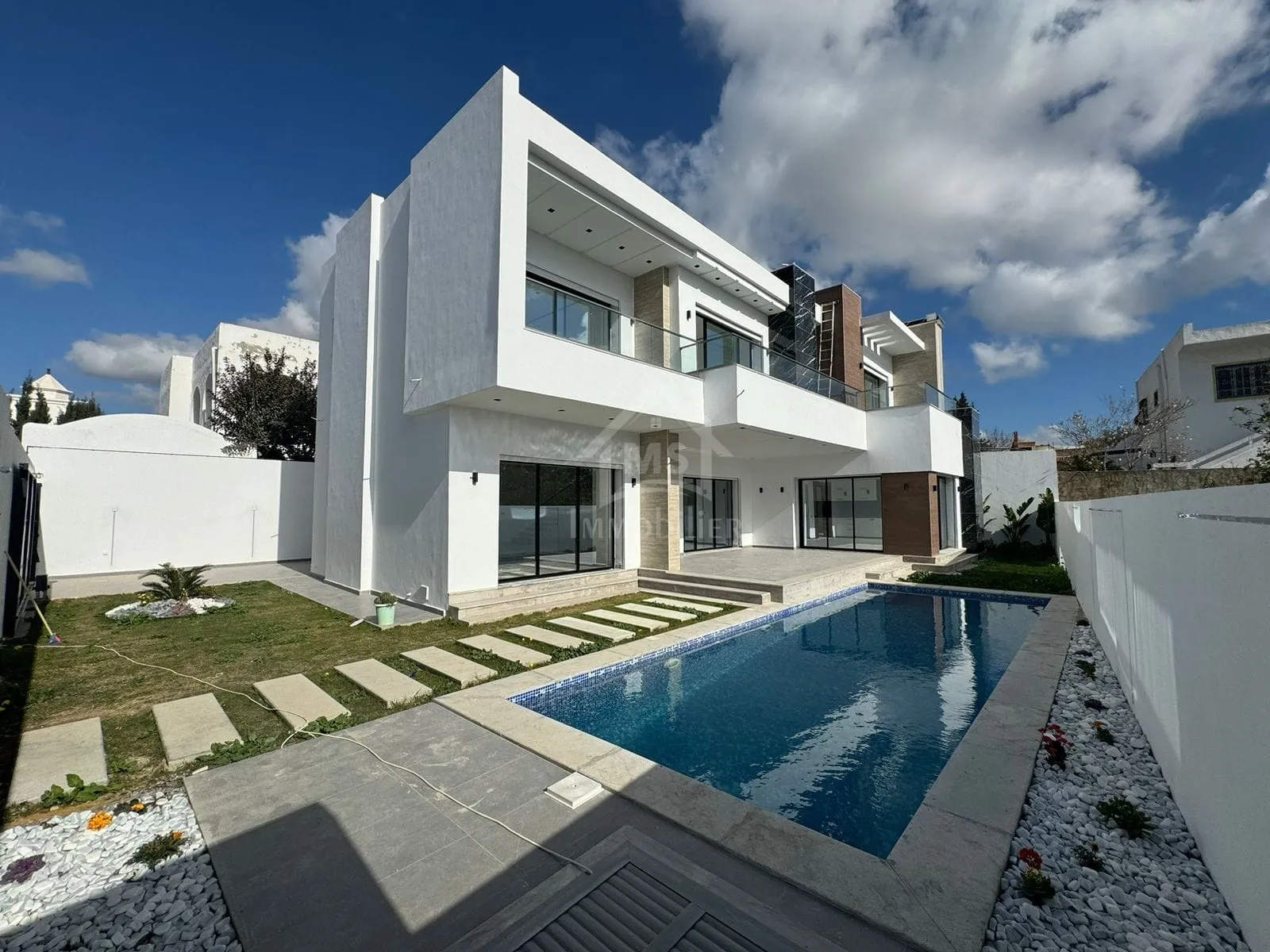  Belle villa toute neuve S+4 avec piscine à Hammamet à vendre 51355351 