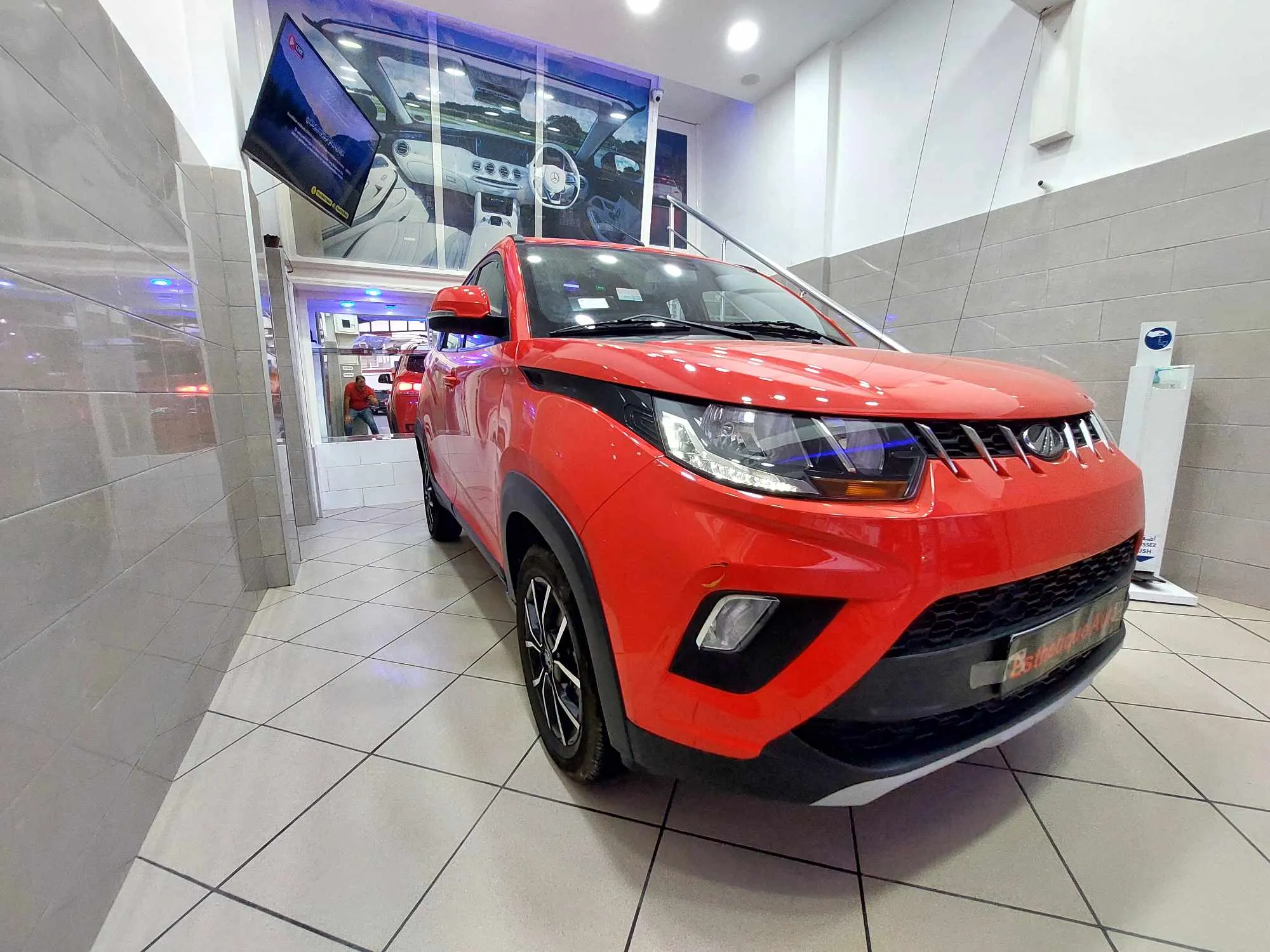  Mahindra Kuv 100k8 Premiere main Km 8000-Annee 2024-Tel 98479647-21140009 