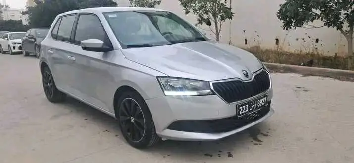  SKODA FABIA PREMIÈRE MAIN TRÈS PROPRE 