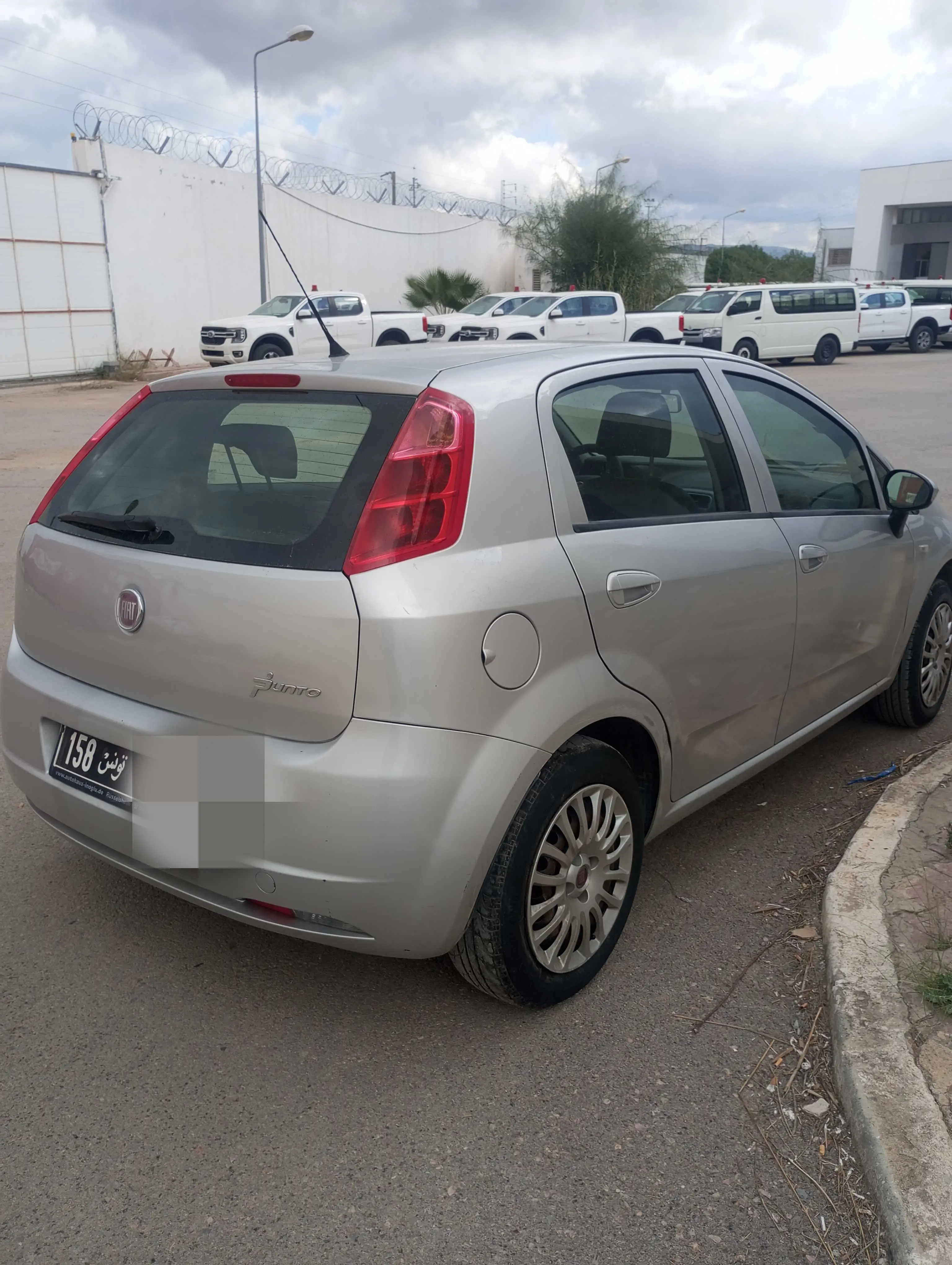  Très très jolie fiat grandi tél 98679652 