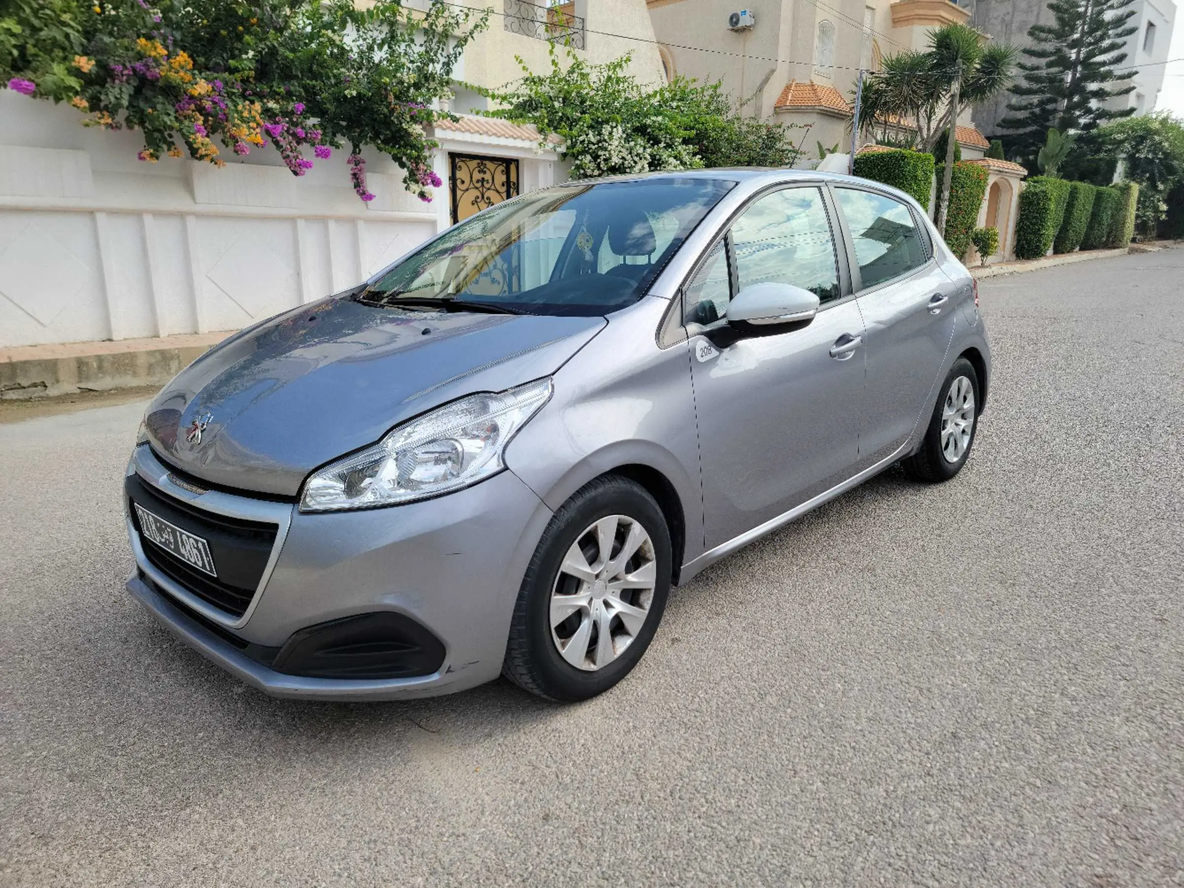  Peugeot 208 populaire 