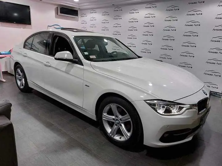  BMW 318I SPORT 