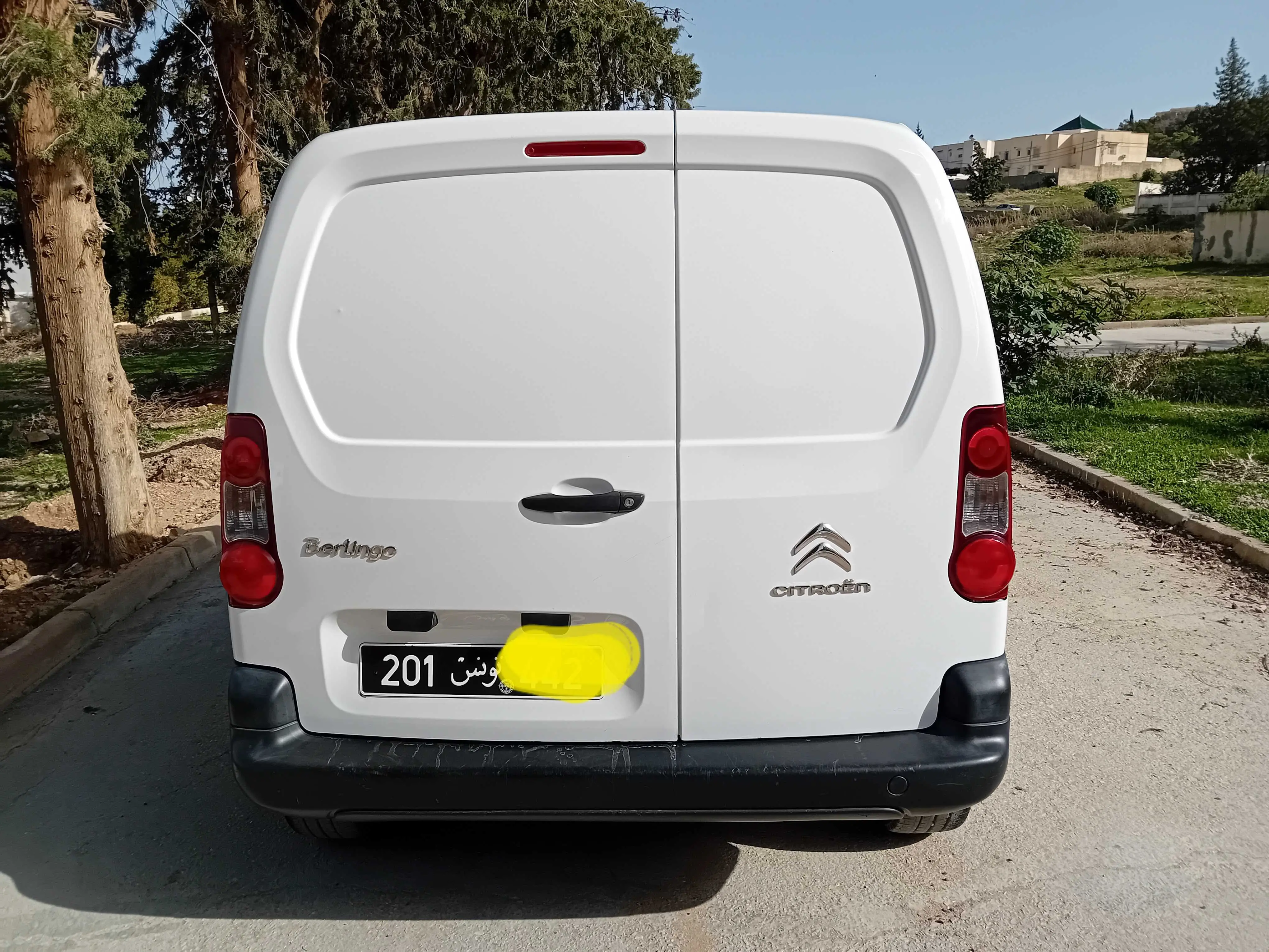  A vendre Citroën b9 diesel ehdi première main 5 cv année 2018 touttops état neuf tel 55090199 