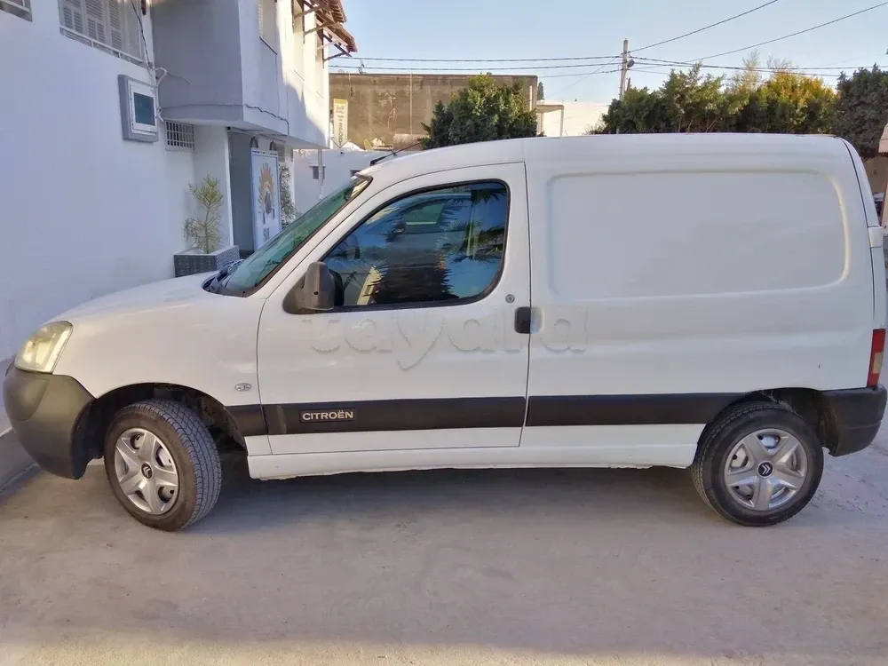  Citroën Berlingo Model : 2012 ; année : 11 / 2011 ; importée de France ; Diesel ; 1.9 