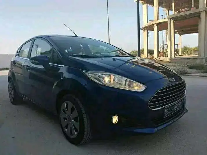  FORD FIESTA TITANIUM PREMIÈRE MAIN 