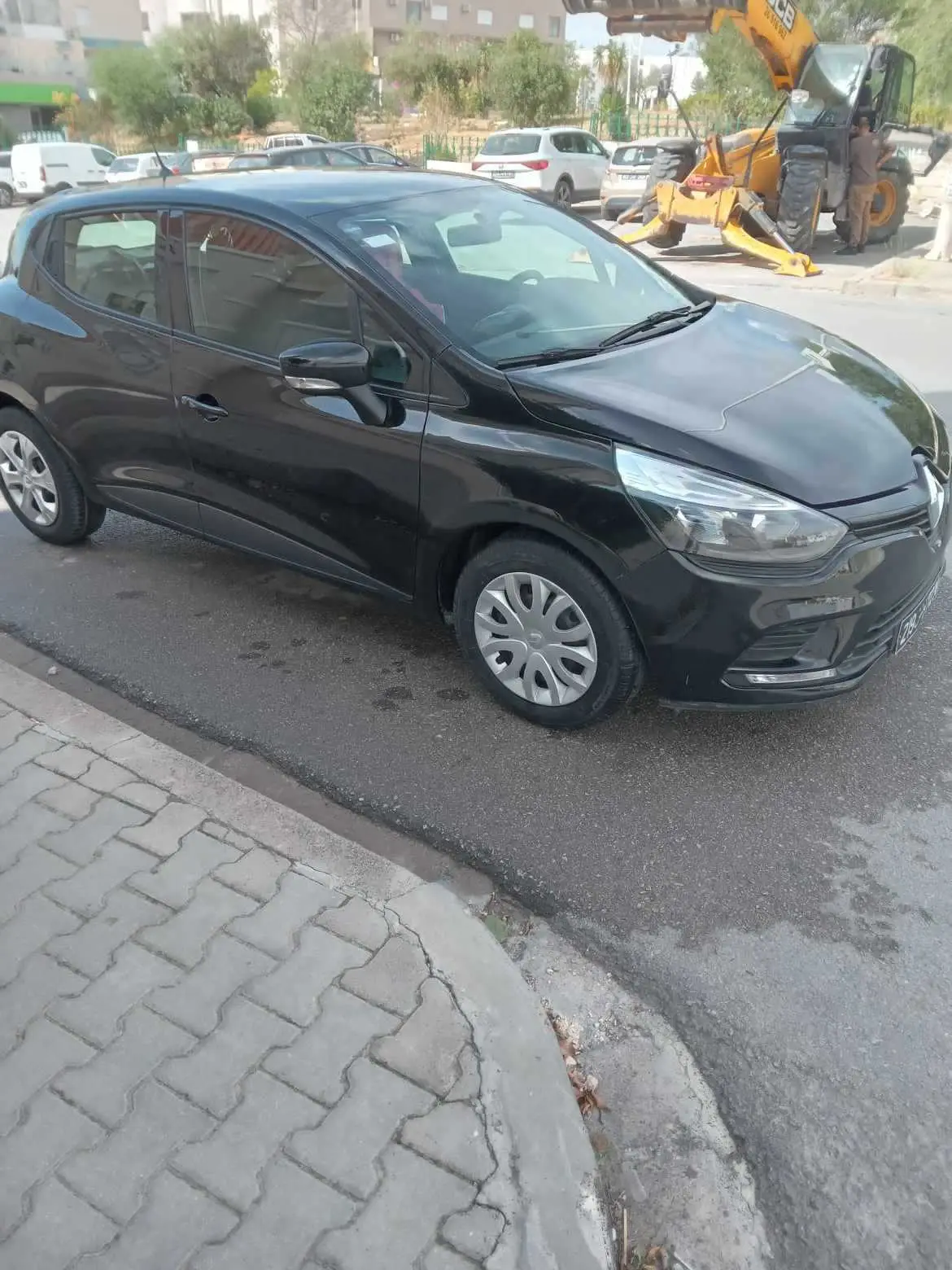  À vendre où échange Clio dynamique 1ère main tél 58515969 