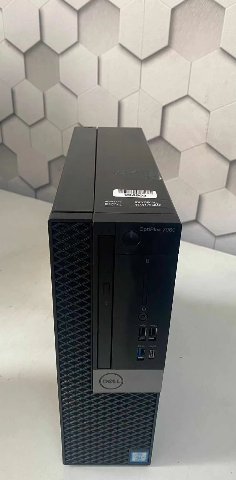  Dell Optiplex 7060MT / i7 8è Gén /Ecran 24p 8Go/512 SSD 