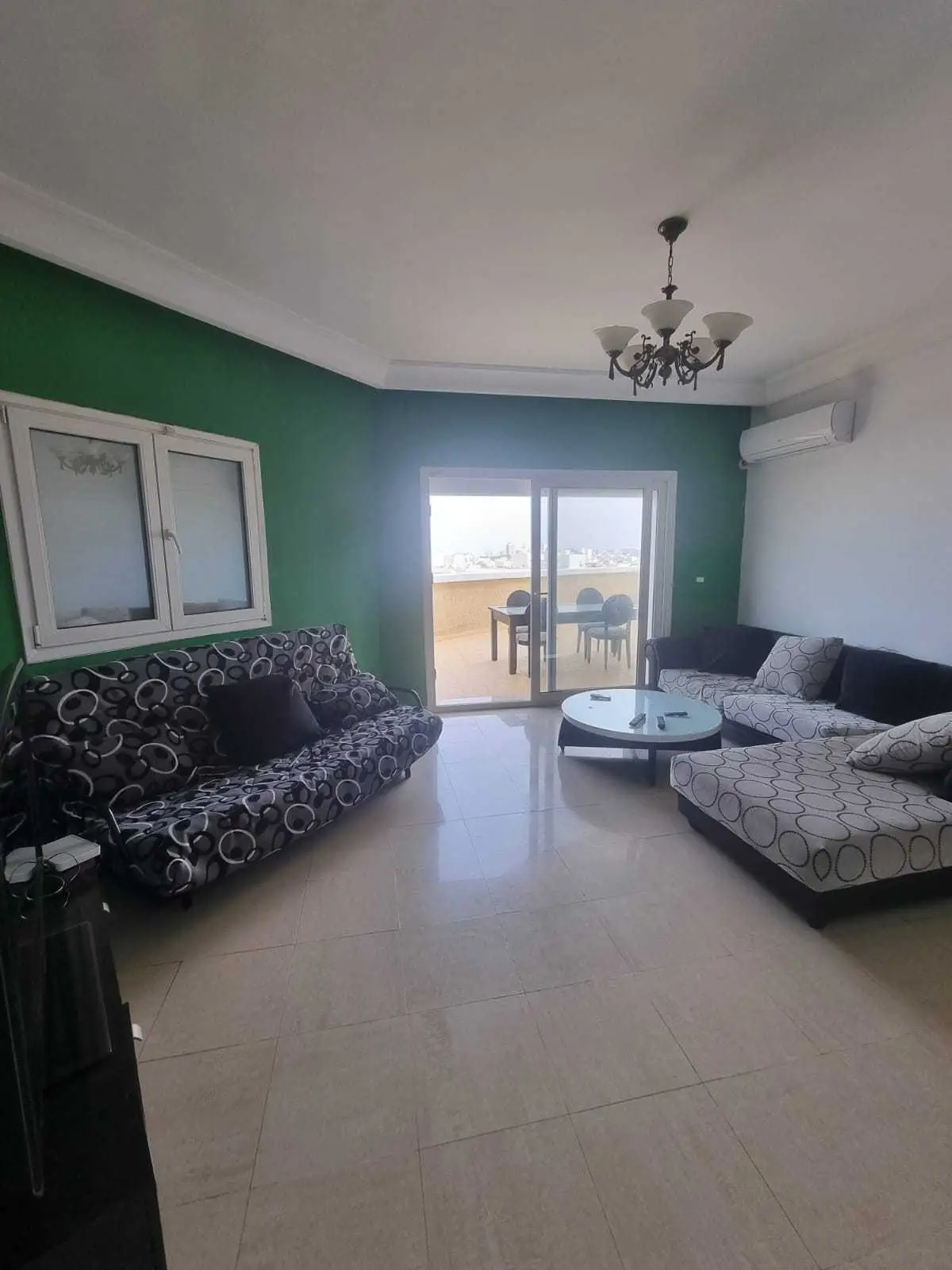  Appartement s3 avec grand terrrace par nuit à sousse zone touristique 