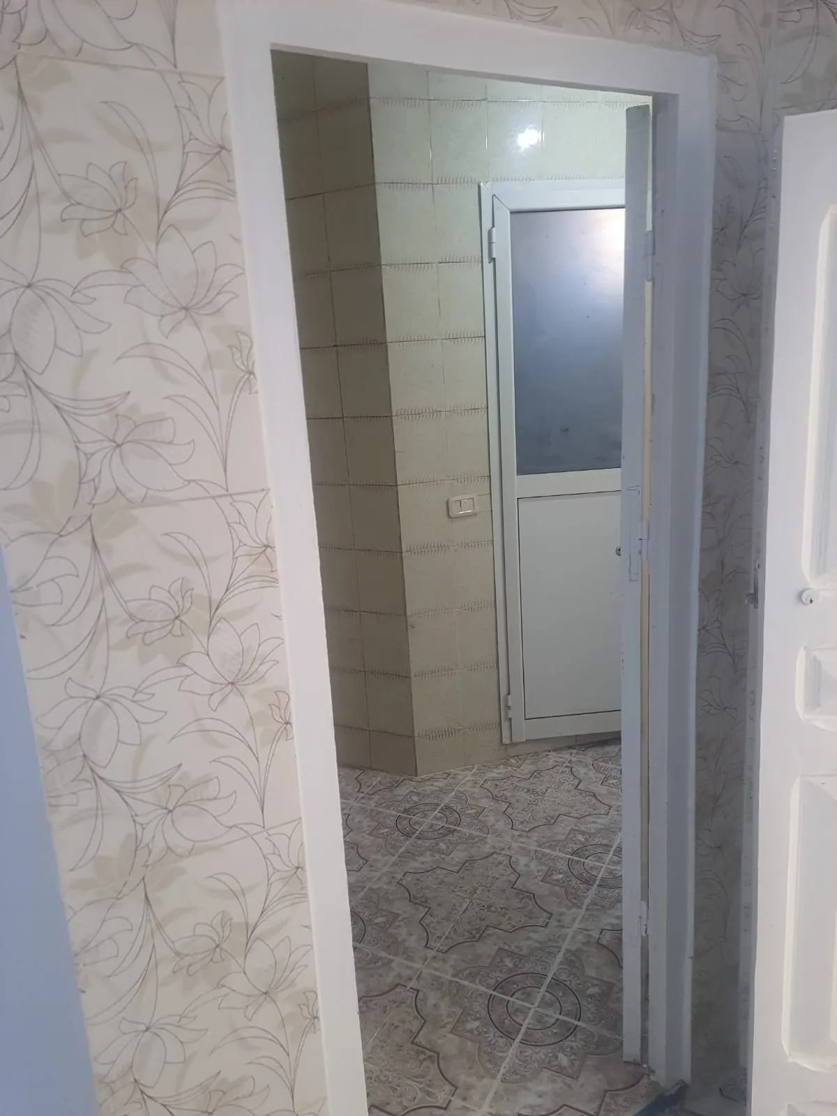  à vendre un S+1 à cité Ettahrir 