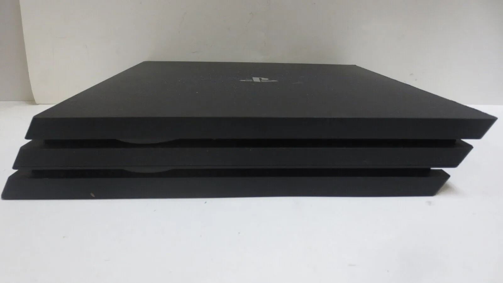  Console Playstation 4K Pro 1TB avec 3 manettes et compte PS EXTRA 