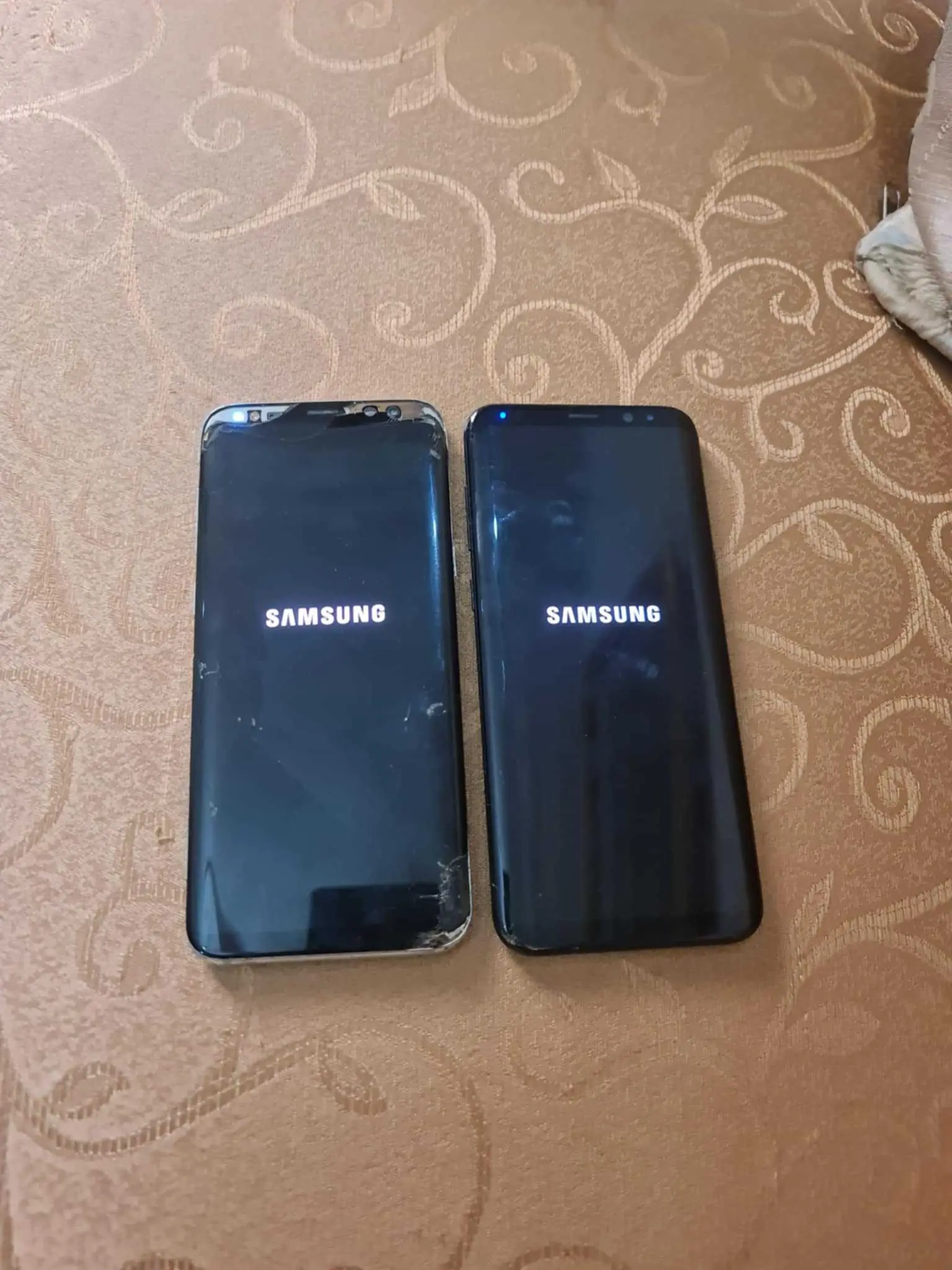  2 samsung s8 plus panne afficheur 