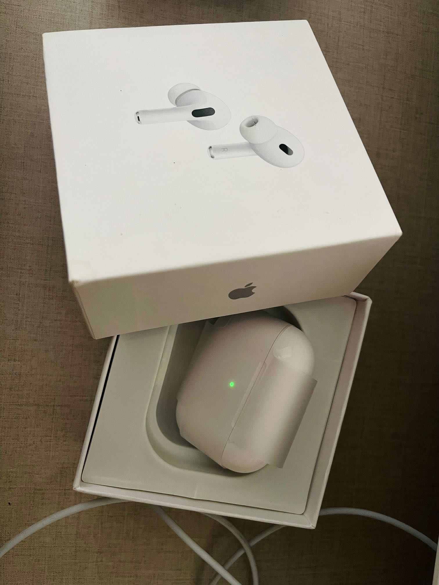  Airpods 2 Pro - importé Canada - cachetés & jamais utilisés 