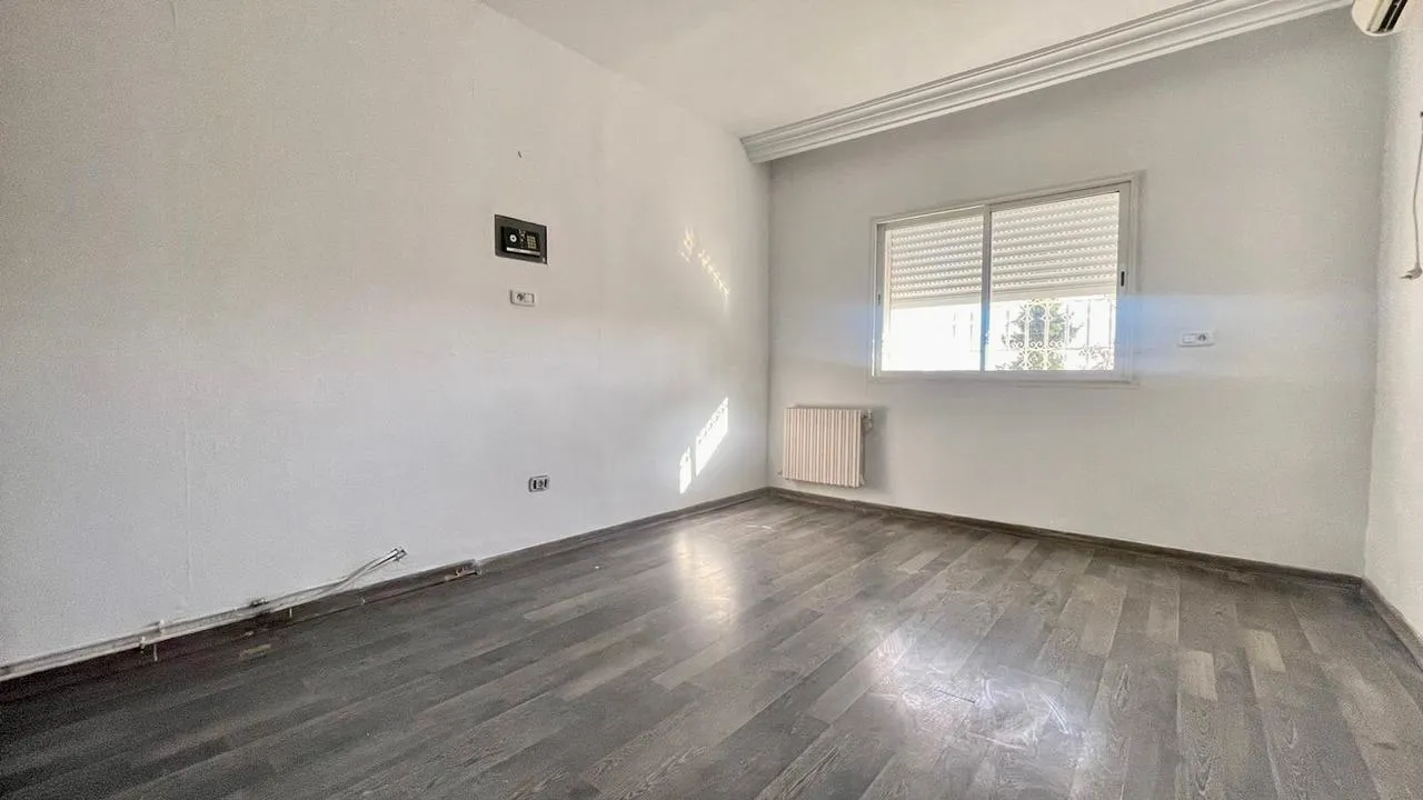  A Vendre Appartement S+3 à Menzah 8 