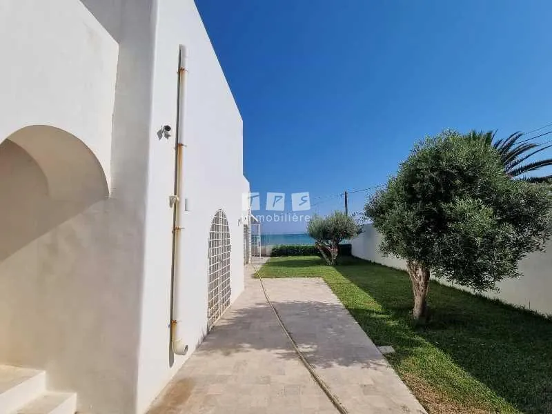 DUPLEX À HOUMT SOUK DJERBA ZU - RÉF V686