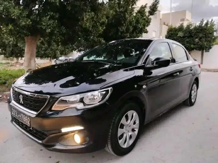  PEUGEOT 301 ACCESS PREMIÈRE MAIN 