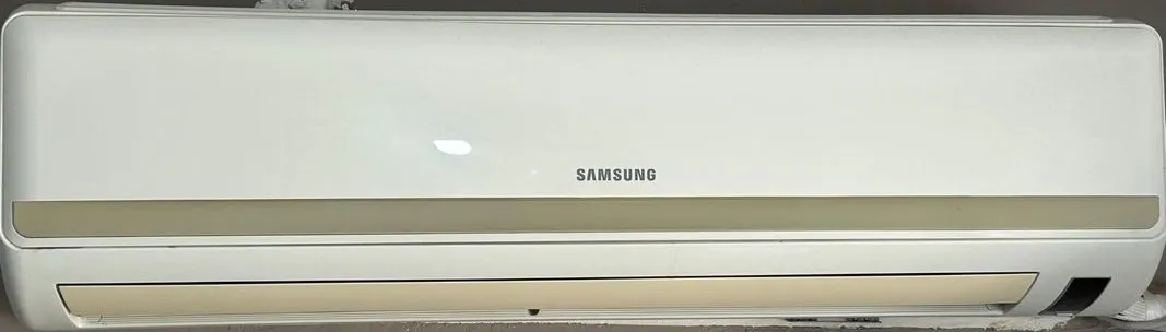  Climatiseur SAMSUNG 12000 BTU ; état neuf avec support ; livré ; Installé et Garantie 2 ans 