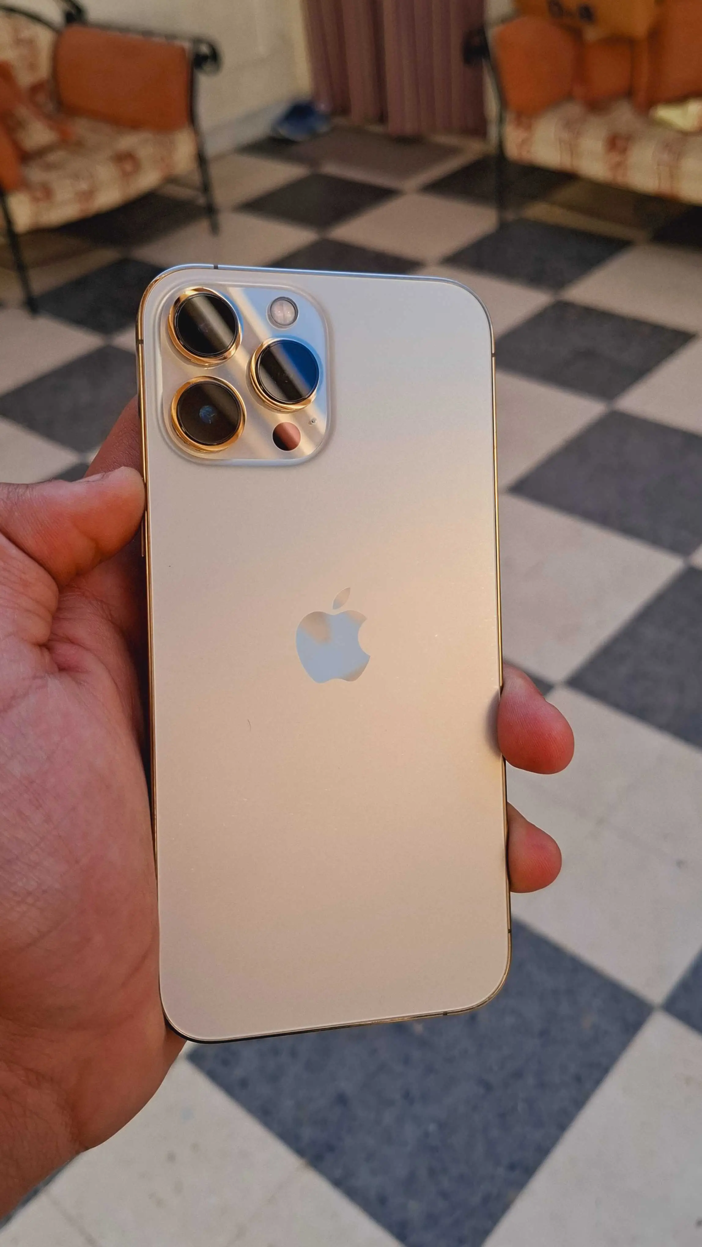  iphone 13 pro max gold ???? 